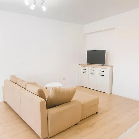 Entire Near Unirii Center, Sector 5 - 610 Apartament